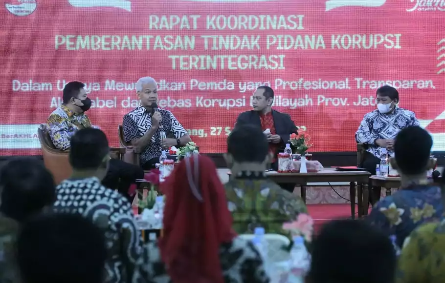 Gubernur Jawa Tengah (Jateng) Ganjar Pranowo menggelar rapat koordinasi pemberantasan tindak pidana korupsi terintegrasi di Semarang, pada Selasa, 27 September 2022.
