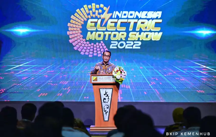 Menteri Perhubungan Budi Karya Sumadi saat membuka Indonesia Electric Motor Show 2022 (IEMS 2022) di Jakarta Convention Center, 28 September 2022.