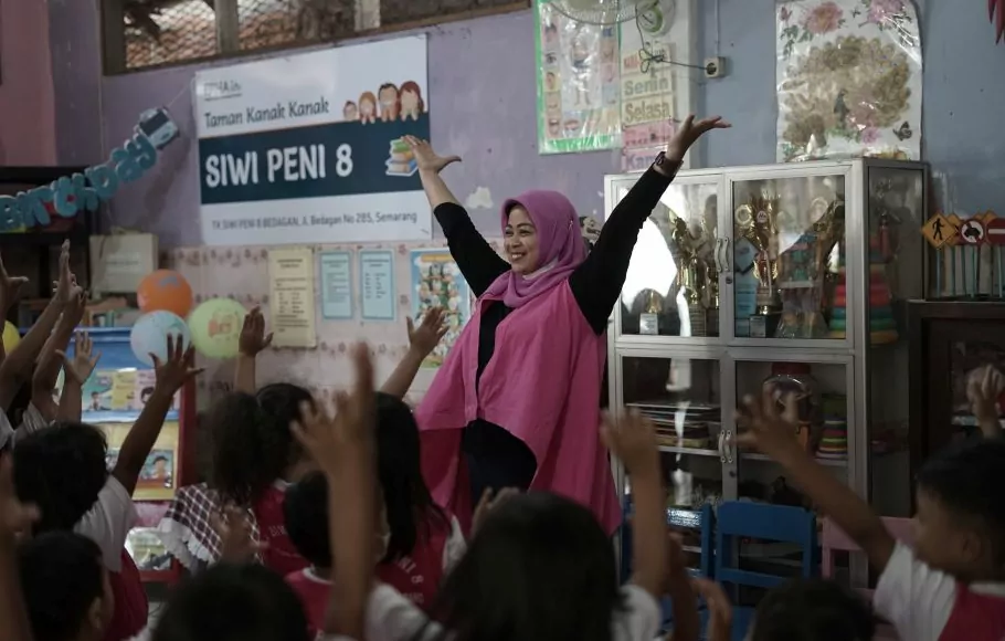Erha Clinic meluncurkan tiga Taman Baca Jendela Dunia di Kelurahan Sekayu, Semarang pada Rabu (28/9/2022) untuk meningkatkan budaya literasi dan minat baca anak.