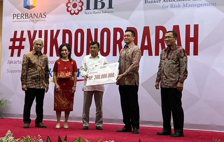 Ikatan Bankir Indonesia (IBI), bersama Perhimpunan Bank Nasional (Perbanas) dan Bankers Association for Risk Management (BARa) mengadakan acara yang bertajuk #YUKDONORDARAH.