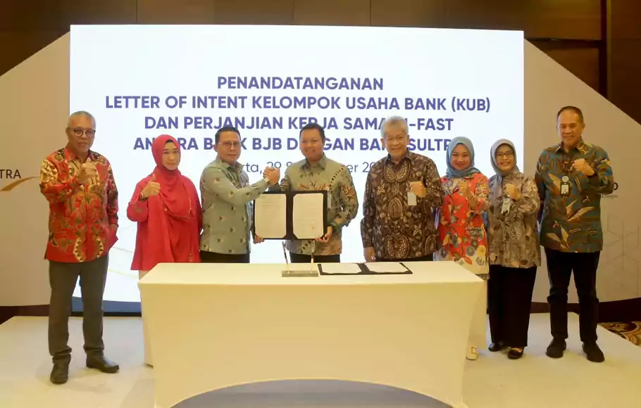 Penandatanganan  Letter of Intent Kelompok Usaha Bank (KUB) dan Perjanjian Kerja Sama BI-FAST antara Bank BJB dengan Bank Sultra, Kamis, 29 September 2022.