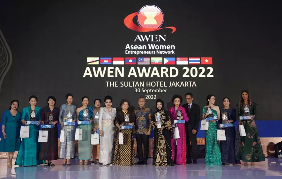 Menteri Perdagangan Zulkifli Hasan saat AWEN Awards 2022 di Jakarta, Jumat, 30 September 2022. Penyerahan award tersebut dilakukan di sela-sela pertemuan ASEAN Women Entrepreneurs Network.