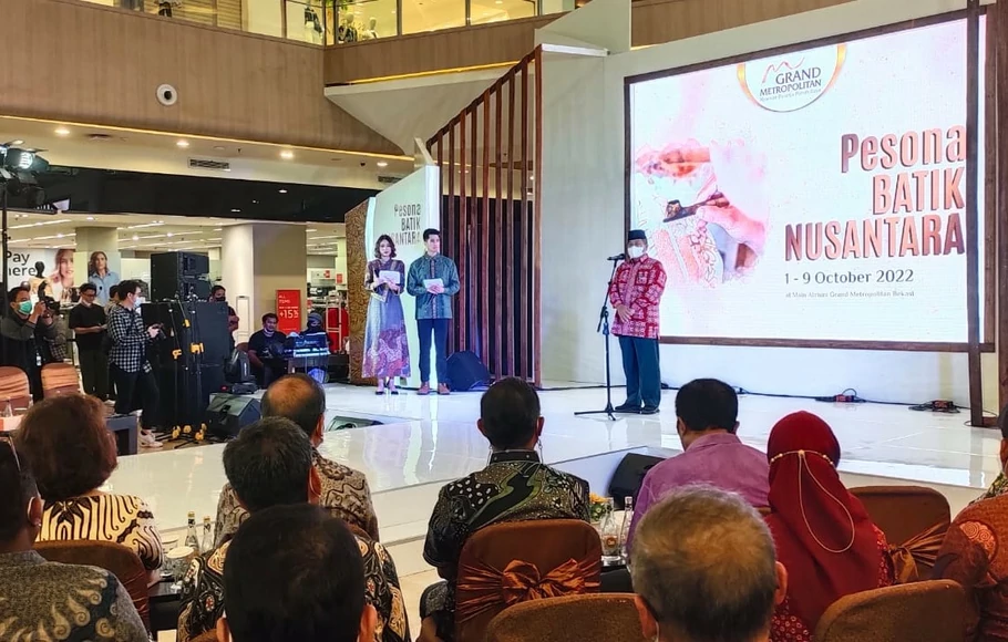 Grand Metropolitan Mall menggelar Pesona Batik Nusantara sejak 1-9 Oktober 2022 untuk melestarikan batik di Kota Bekasi. 