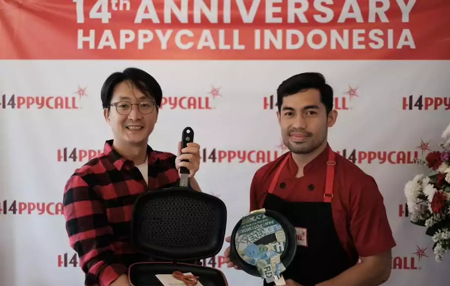 Direkur Marketing Happycall Indonesia, Roy Kim bersama Chef Firdaus.