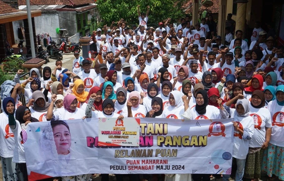 Petani di Cilacap, Jawa Tengah deklarasi dukungan untuk Puan Maharani di Pilpres 2024, Minggu, 2 Oktober 2022.