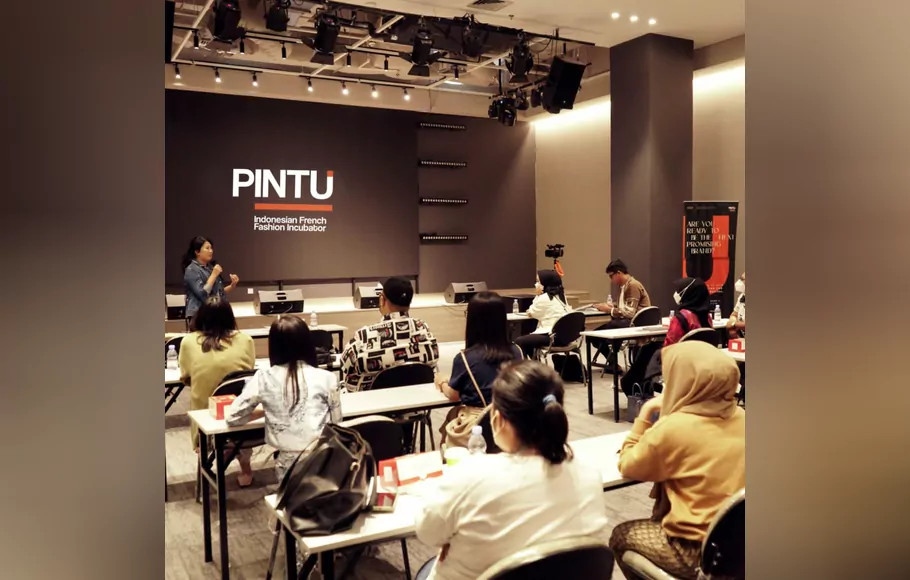 PINTU Incubator akan mewujudkan kerja sama Internasional, dengan membuka kesempatan bagi kreatif muda Prancis untuk dalam program PINTU incubator di Jakarta, Indonesia.