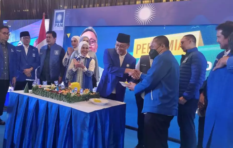Ketua Umum PAN Zulkifli Hasan meresmikan kantor baru DPP PAN di Warung Buncit, Jakarta Selatan, Selasa, 4 Oktober 2022.