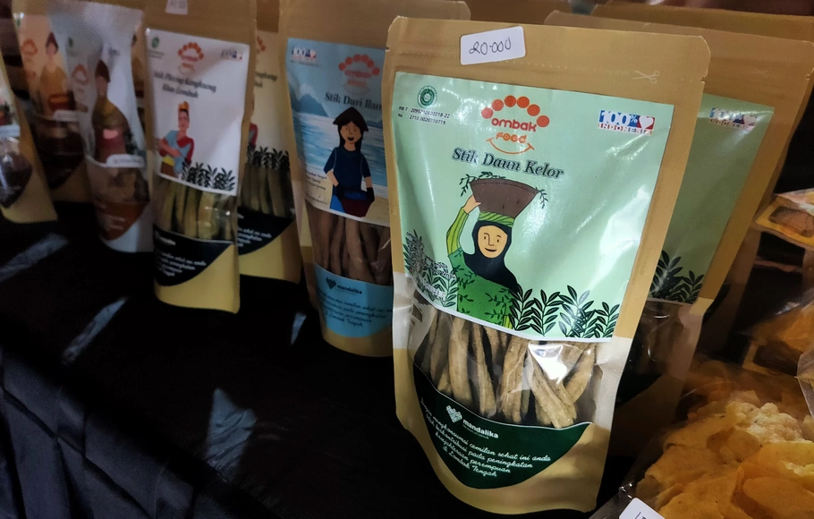 Produk makanan kemasan dari UMKM Ombak Food di Desa Sukarara, Lombok berhasil menembus pasar ekspor setelah memanfaatkan platform digital.
