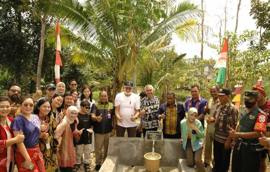 Teleperformance Indonesia bekerjasama dengan Sumba Foundation serta mendapatkan dukungan penuh dari Pemerintah Sumba Barat memberikan bantuan penyediaan sarana jaringan air bersih di kampung Prai Nyou, Desa Mamodu, Kecamatan Wanukaka, Kabupaten Sumba Barat, Nusa Tenggara Timur.