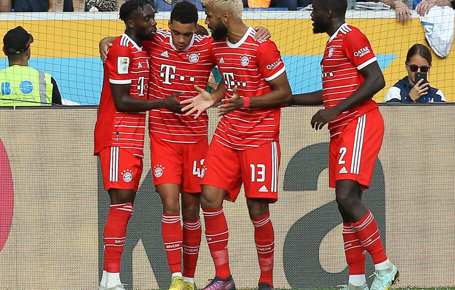 Gelandang Bayern Muenchen, Jamal Musiala merayakan gol yang dicetaknya ke gawang TSG Hoffenheim, Sabtu, 22 Oktober 2022.