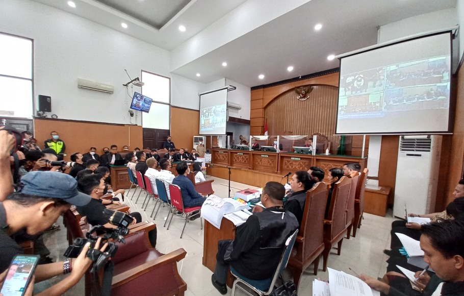 Suasana persidangan kasus dugaan pembunuhan berencana yang menewaskan Brigadir Nofrianysah Yosua Hutabarat atau Brigadir J dengan terdakwa Bharada E di PN Jakarta Selatan, Jakarta, Senin, 31 Oktober 2022.