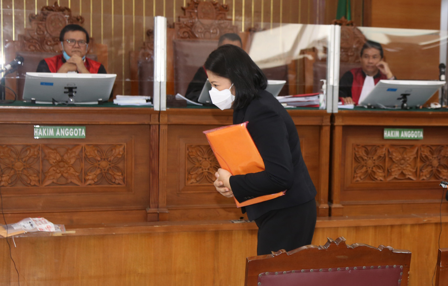 Terdakwa Putri Candrawathi saat akan mengikuti sidang kasus pembunuhan Brigadir Yosua dengan agenda mendengarkan keterangan saksi-saksi, di PN Jakarta Selatan, Selasa, 1 November 2022.