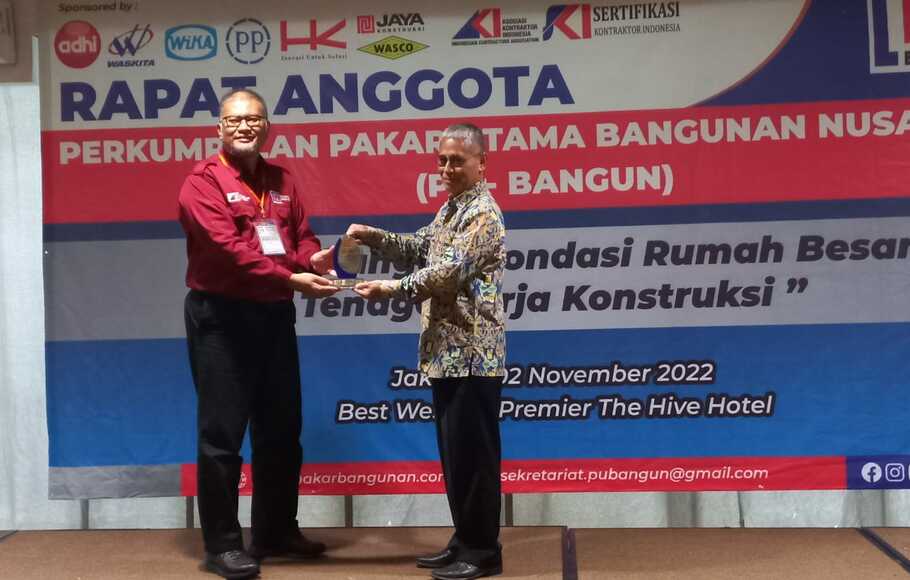 Asosiasi Kontraktor Indonesia (AKI) menginisiasi pembentukan asosiasi profesi di bidang konstruksi bernama Perkumpulan Pakar Utama Bangunan Nusantara atau yang disingkat PU-Bangun, di Jakarta, Rabu, 2 November 2022.