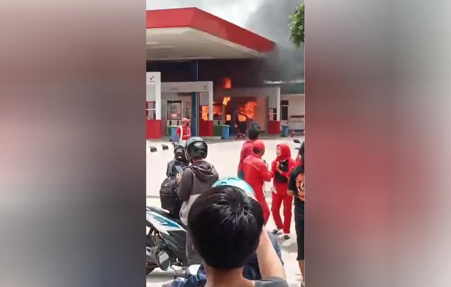 Kebakaran di SPBU Tenjo di Bogor.