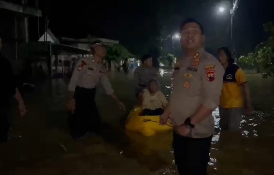 Hujan deras yang mengguyur wilayah Pegunungan Kendeng Utara, di Kabupaten Pati, Provinsi Jawa Tengah sejak Rabu (30/11/2022) petang hingga malam, mengakibatkan 6 kecamatan terendam banjir.