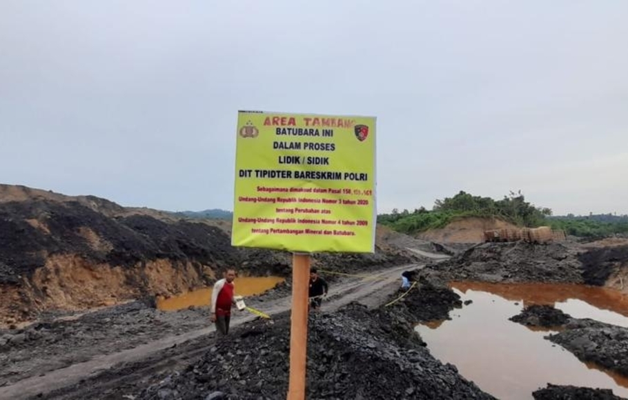Area tambang batu bara pada kasus tambang ilegal di Kalimantan Timur.