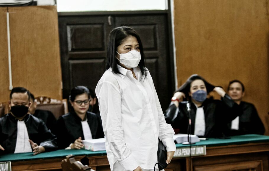Terdakwa kasus pembunuhan berencana Brigadir Yosua Hutabarat, Putri Candrawathi memasuki ruang sidang untuk menjalani sidang tuntutan di Pengadilan Negeri Jakarta Selatan, Jakarta, Rabu 18 Januari 2023.