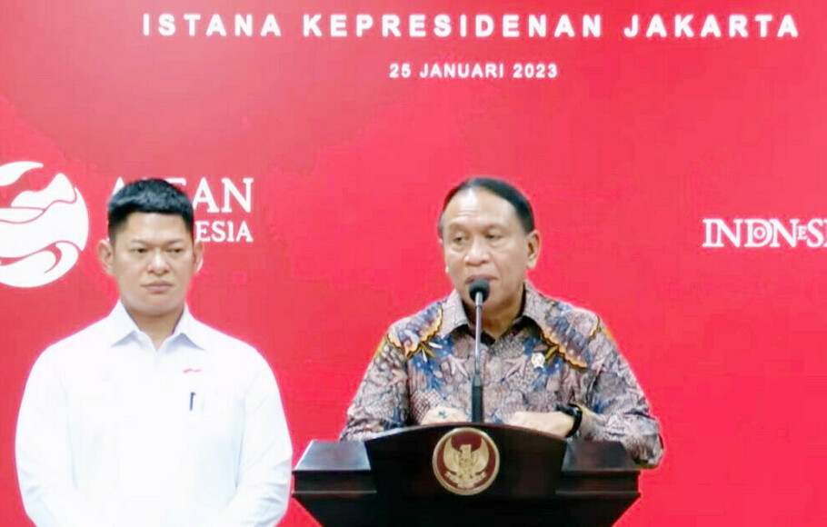 Menteri Pemuda dan Olahraga (Menpora) Zainudin Amali, memberikan keterangan usai rapat terbatas dengan Presiden Joko Widodo (Jokowi) di Istana Merdeka, Jakarta, Rabu, 25 Januari 2023.