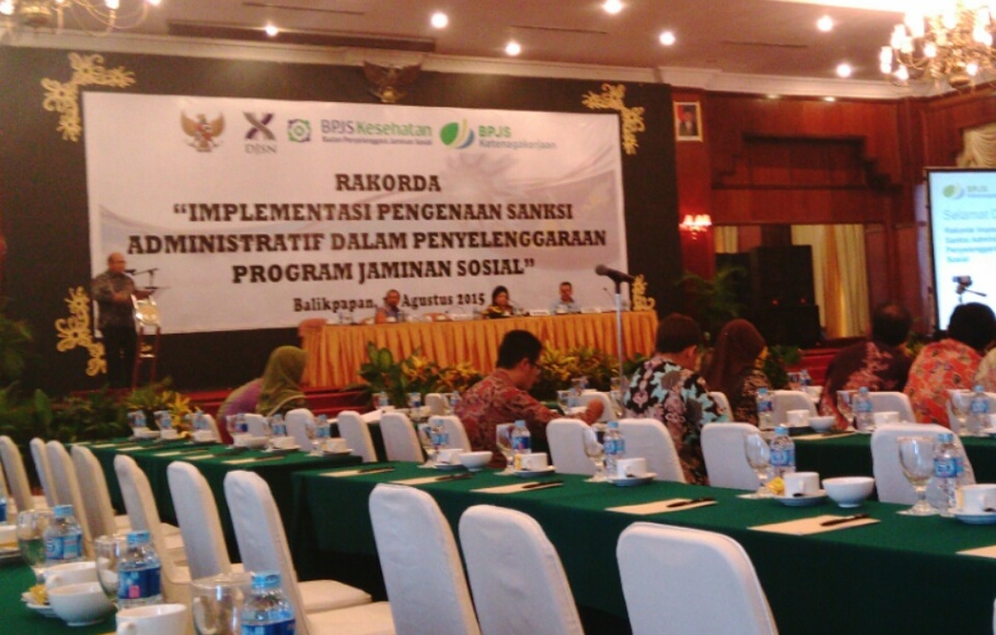 Dewan Jaminan Sosial Nasional Ghazali Situmorang saat memberikan sambutan Rapat Koordinasi Daerah terkait implementasi pengenaan sanksi dalam program jaminan sosial di Balikpapan, Kalimantan Timur, 13 Agustus 2015.