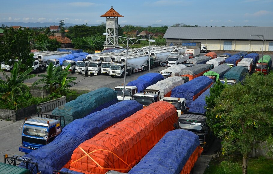 Ilustrasi truk angkutan barang.