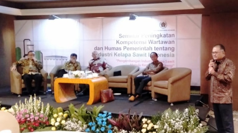 Direktur Utama Badan Pengelola Dana Perkebunan Kelapa Sawit (BPDP-KS), Dono Boestami dalam seminar Pengembangan Industri Sawit untuk Kemandirian Energi di Jakarta, Rabu (27/3/2019). Foto: Investor Daily/Gora Kunjana
