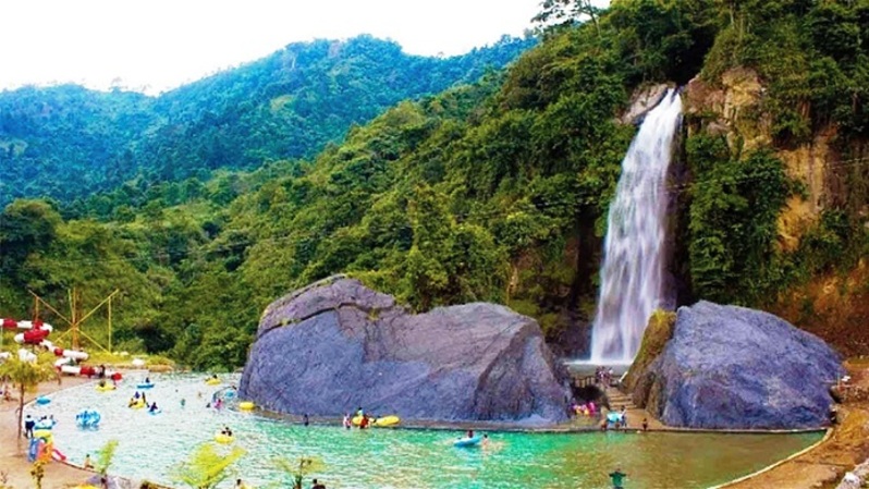 Hayuk, Refreshing Ke 10 Wisata Alam Bogor Terbaik Mulai