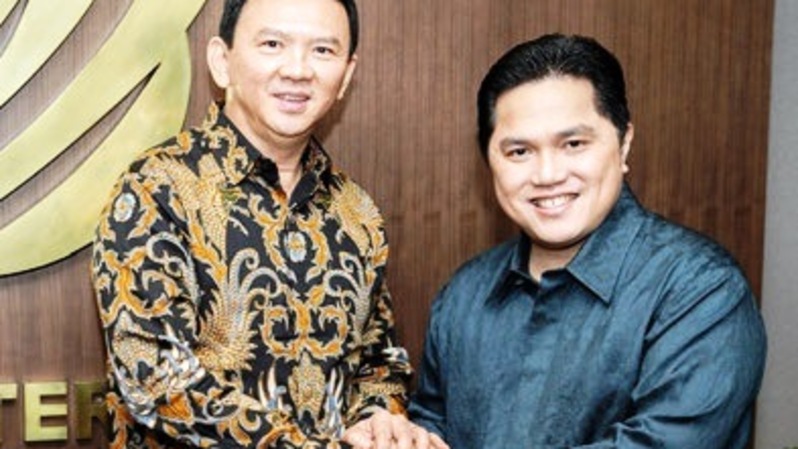 Menteri BUMN Erick Thohir bersama Basuki T Purnama (Ahok), berjabat tangan di Jakarta, 13 November 2019 lalu Foto: IST