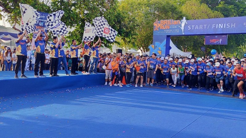 10.000 Pelarin Ramaikan BRILian Run Surabaya 2019