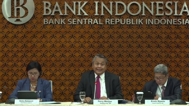 Gubernur BI Perry Warjiyo memimpin konferensi pers di Jakarta, Kamis (19/12) usai Rapat Dewan Gubernur (RDG) 18-19 Desember 2019 yang memutuskan untuk mempertahankan suku bunga acuan BI 7-Day Reverse Repo Rate (BI7DRR) sebesar 5%.