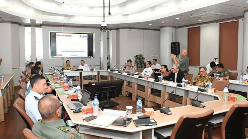 Bamsoet saat menjadi narasumber Focus Group Discussion Rumusan dan Posisi Haluan Negara yang Dapat Diimplementasikan Saat ini, yang diselenggarakan Lemhannas RI, di Jakarta, Senin (20/1/20). Foto: IST
