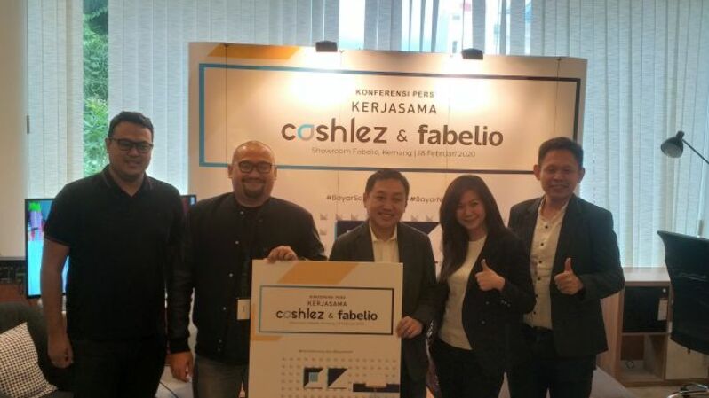 Melalui kerjasama ini, pelanggan Fabelio dapat bertransaksi secara langsung di 22 showroom Fabelio yang berada di Jabodetabek dan Bandung, serta pembayaran langsung di tempat pengiriman menggunakan layanan baru dari Cashlez yang disebut Cashlez-On-Delivery di Jabodetabek.