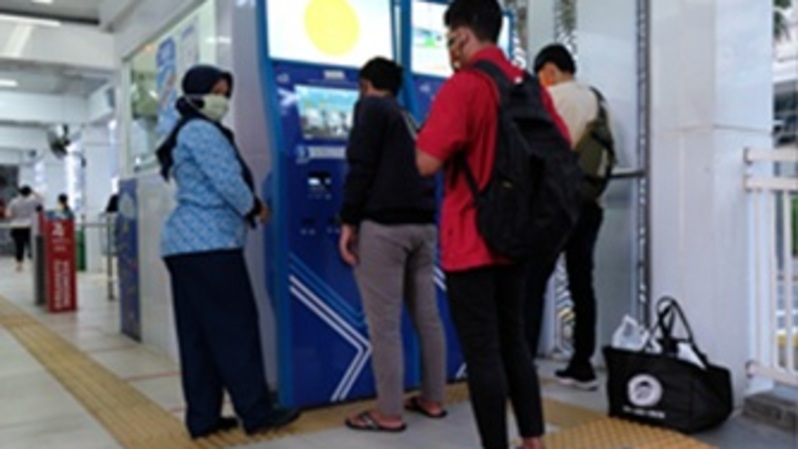 Kios Tiket Digital dan Layanan Iklan Berbasis Cloud KasirKu di halte Transjakarta Sumber: Perusahaan

