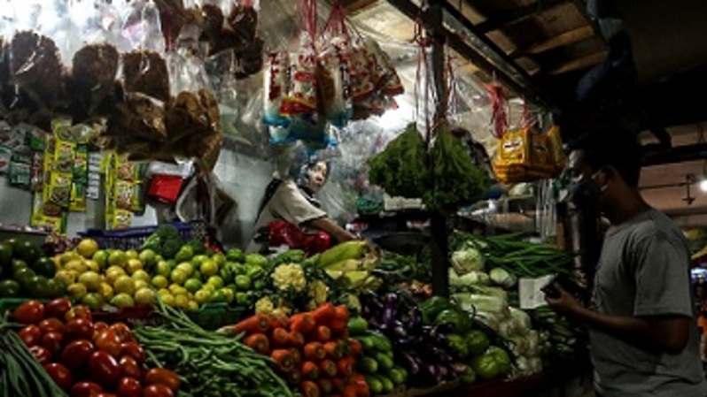 Pedagang UMKM di sebuah pasar tradisional. Foto ilustrasi: SP/Joanito De Saojoao 