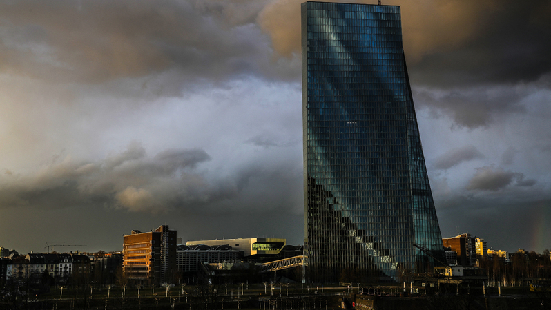 Pemandangan kantor pusat Bank Sentral Eropa (ECB) di Frankfurt am Main, Jerman barat, pada 11 Maret 2021. (FOTO: ARMANDO BABANI / AFP)