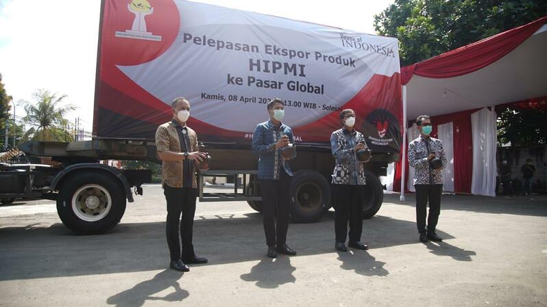 Pelepasan ekspor perdana untuk komoditi makanan dan minuman dari Himpunan Pengusaha Muda Indonesia (Hipmi), Kamis, 8 April 2021. (Foto: Dok. Hipmi)