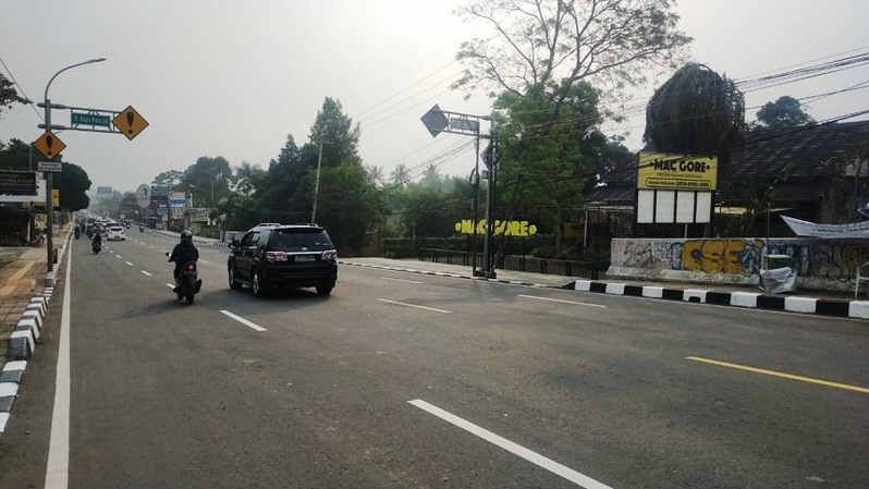 Lalu lintas di Jalur Puncak Bogor 