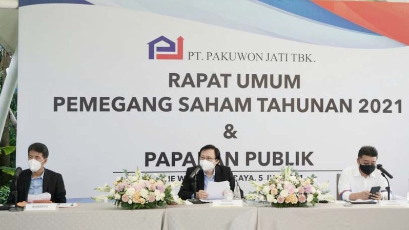 Jajaran direksi dan komisari PT Pakuwon Jati Tbk: 