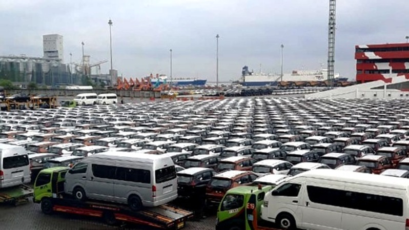 Ilustrasi kendaraan di lapangan penumpukan kelolaan PT Indonesia Kendaraan Terminal Tbk (IPCC). Foto: Perseroan