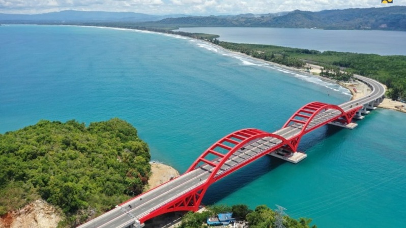 Sebuah jembatan proyek infrastruktur PUPR. Foto: Kementerian PUPR