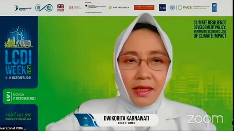 Kepala BMKG Dwikorita Karnawati  dalam webinar Kebijakan Pembangunan Berketahanan Iklim: Mengurangi Kerugian Ekonomi Akibat Dampak Iklim, Senin (11/10/2021).