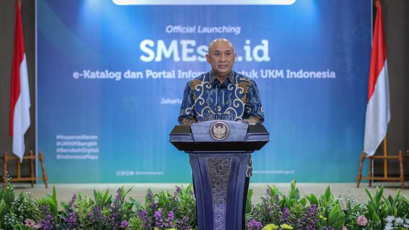 Menteri Koperasi dan UKM Teten Masduki meluncurkan portal UKM Nasional SMEsta.id (Small and Medium Enterprises Station) di Jakarta, Kamis 25 November 2021. (Foto: Dok. Kemenkop dan UKM)