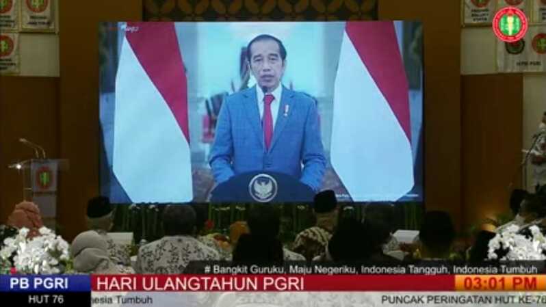 Presiden Joko Widodo berpidato  pada Puncak Peringatan HUT Ke-76 Persatuan Guru Republik Indonesia (PGRI) secara virtual, Sabtu (27/11/2021).