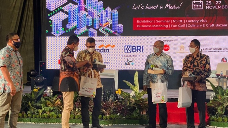 PT Hutama Karya (Persero) pamerkan progres pembangunan di ajang Kawasan Industri Medan (KIM) Investment Expo 2021 yang diselenggarakan oleh PT Kawasan Industri Medan (Persero) pada tanggal 25 - 27 November 2021.