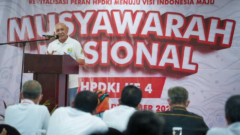 Menteri Koperasi dan UKM Teten Masduki pada acara pembukaan Musyawarah Nasional (Munas) ke-4 HPDKI, di kawasan Anyer, Banten, Kamis 2 Desember 2021. (Foto: Dok. Kemenkop dan UKM)