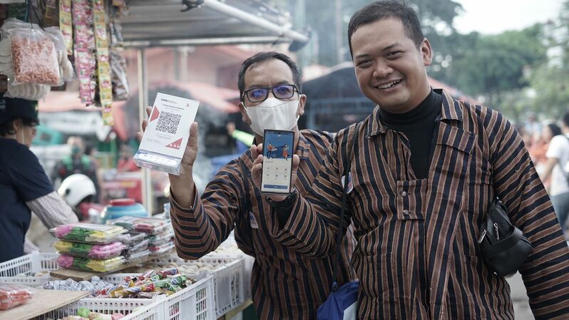BRI mengedukasi manfaat digitalisasi transaksi kepada nasabah dan pelaku usaha di Yogyakarta. Foto: IST