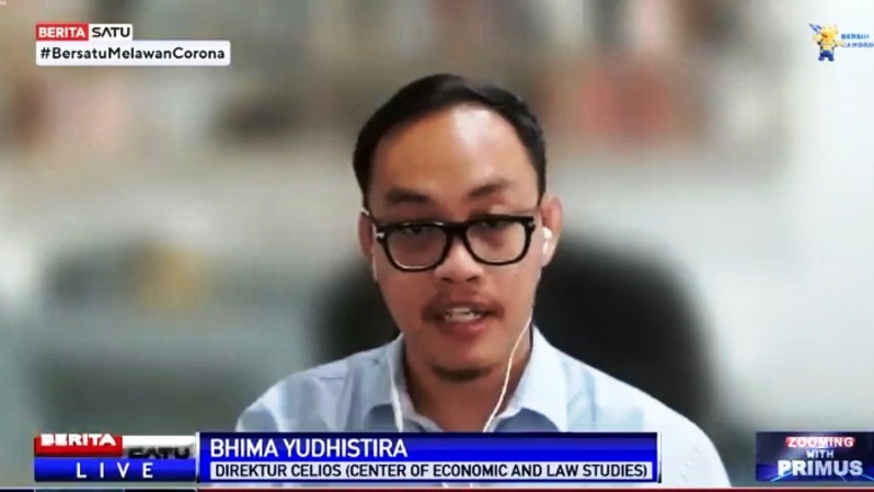 Bima Yudhistira, Direktur CELIOS (Center of Economic and Law Studies) dalam diskusi Zooming with Primus - Peluang Investasi 2022, live di Beritasatu TV, Kamis (13/1/2022). Sumber: BSTV