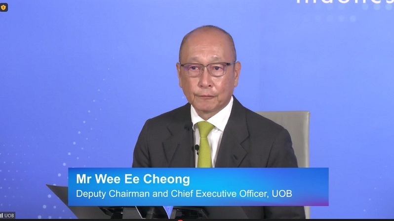 Deputy Chairman and Chief Executive Officer (CEO) UOB Wee Ee Cheong saat konferensi pers, Jumat (14/1). Foto: Investor Daily/Nida Sahara