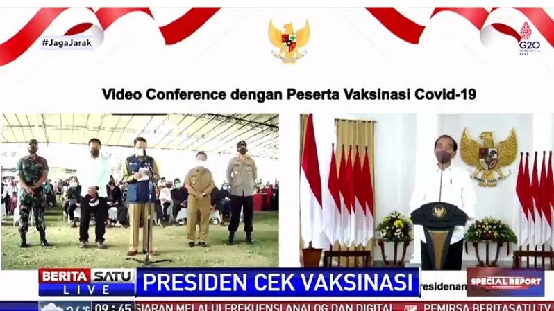 Presiden Joko Widodo melakukan pengecekan kegiatan vaksinasi Covid-19 di berbagai daerah melalui video conference, Kamis (17/2/2022). Sumber: BSTV