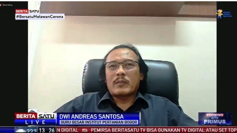 Dwi Andreas Santosa, Guru Besar Institut Pertanian Bogor (IPB), dalam diskusi Zooming with Primus - Mengatasi Krisis Kedelai, live di Beritasatu TV, Kamis (24/2/2022). Sumber: BSTV 
