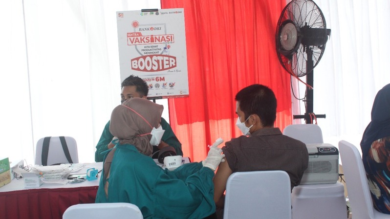 Warga Jakarta Bisa Daftar Vaksinasi Booster Bank DKI Lewat JAKI